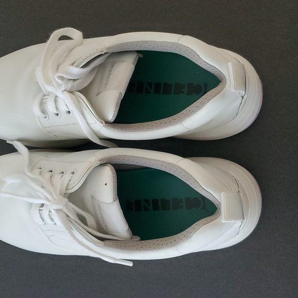 Celine Delivery White Calfskin Sneakers - Picture 6 of 16